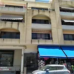 Manor Court Luxury Апартаменты *