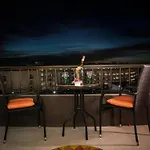 Апартаменты Manor Court Luxury