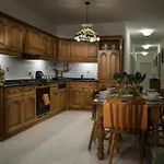 Апартаменты Manor Court Luxury