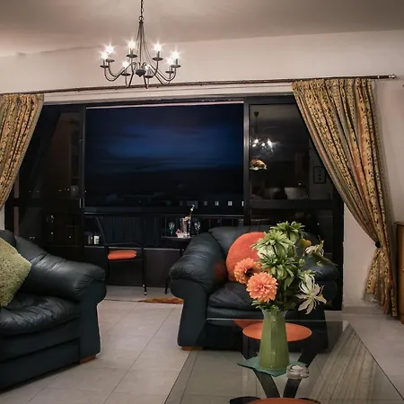 Manor Court Luxury Apartment *