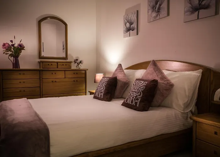 Manor Court Luxury Апартаменты