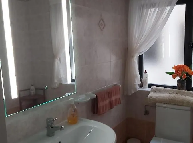 Manor Court Luxury *